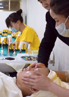 美容学员实操